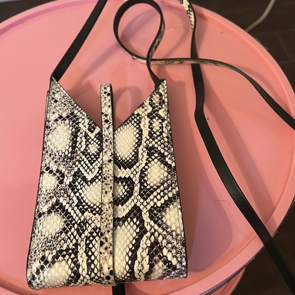 Givenchy crossbody bag - Picture 3 of 3